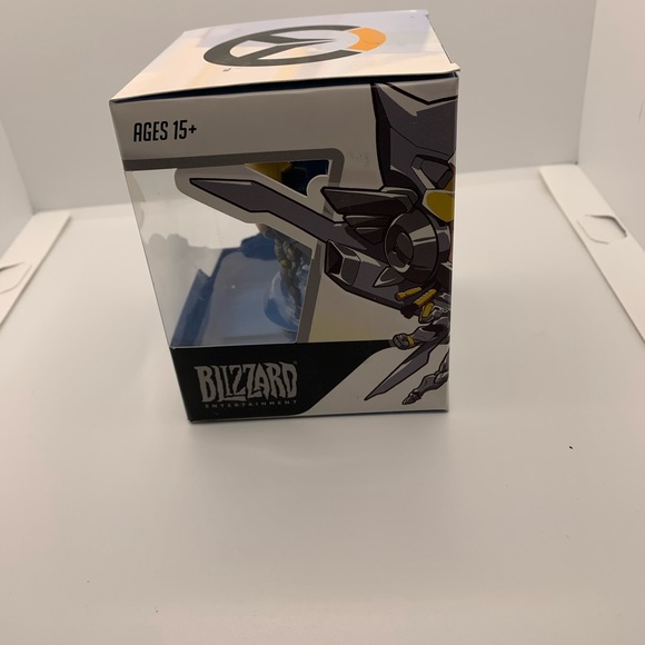 Overwatch Titanium Pharah Figure (Cute But Deadly) - Picture 4 of 5